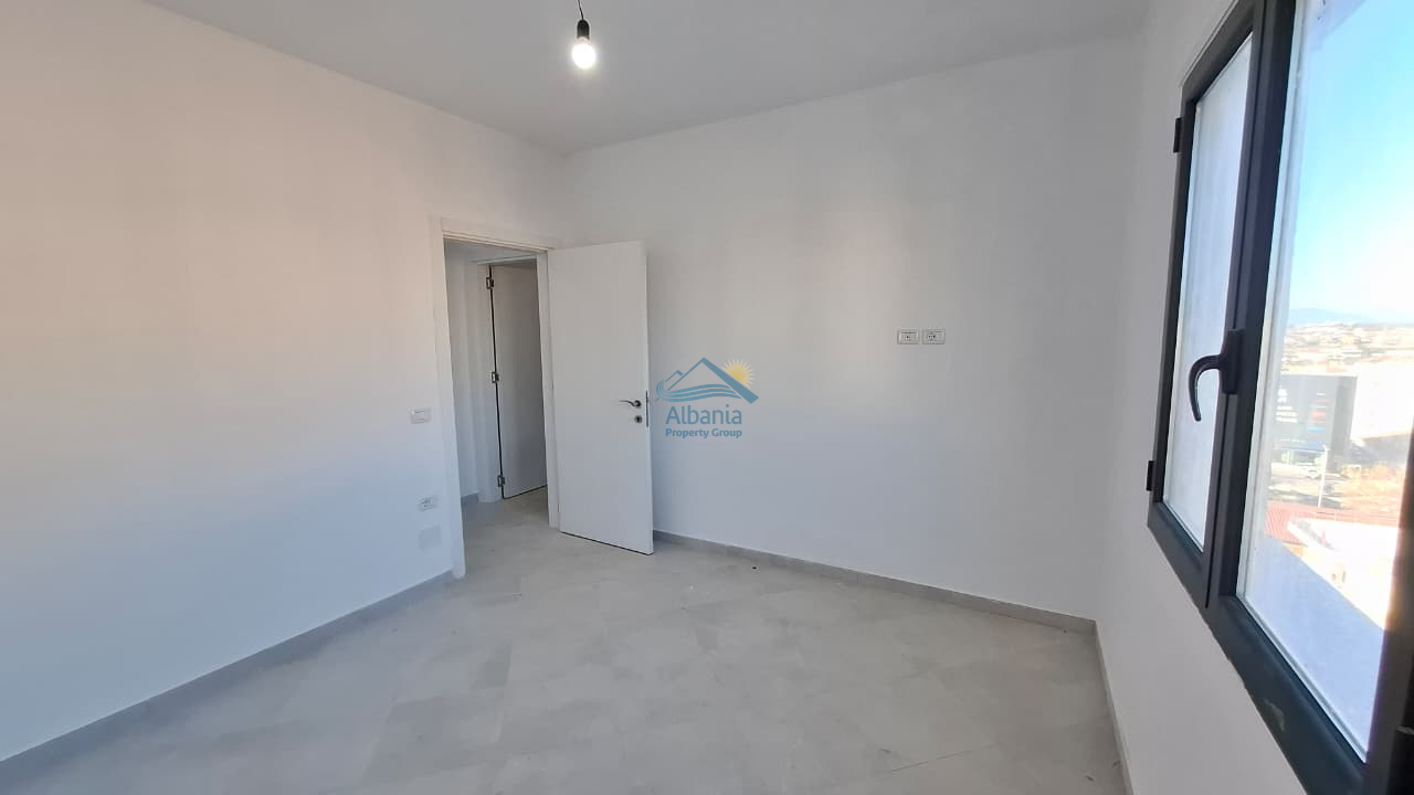 5 Apartament Ne Shitje Ne Vlore, Rr.Lef Sallata